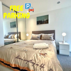 2B1B Cozy near Train Station + Free Parking!
